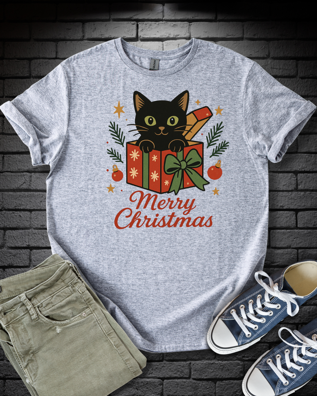 Kitten Christmas Present T-Shirt