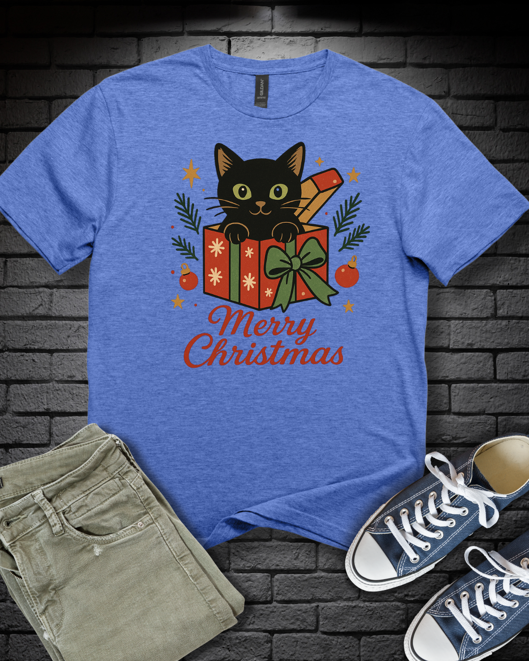 Kitten Christmas Present T-Shirt