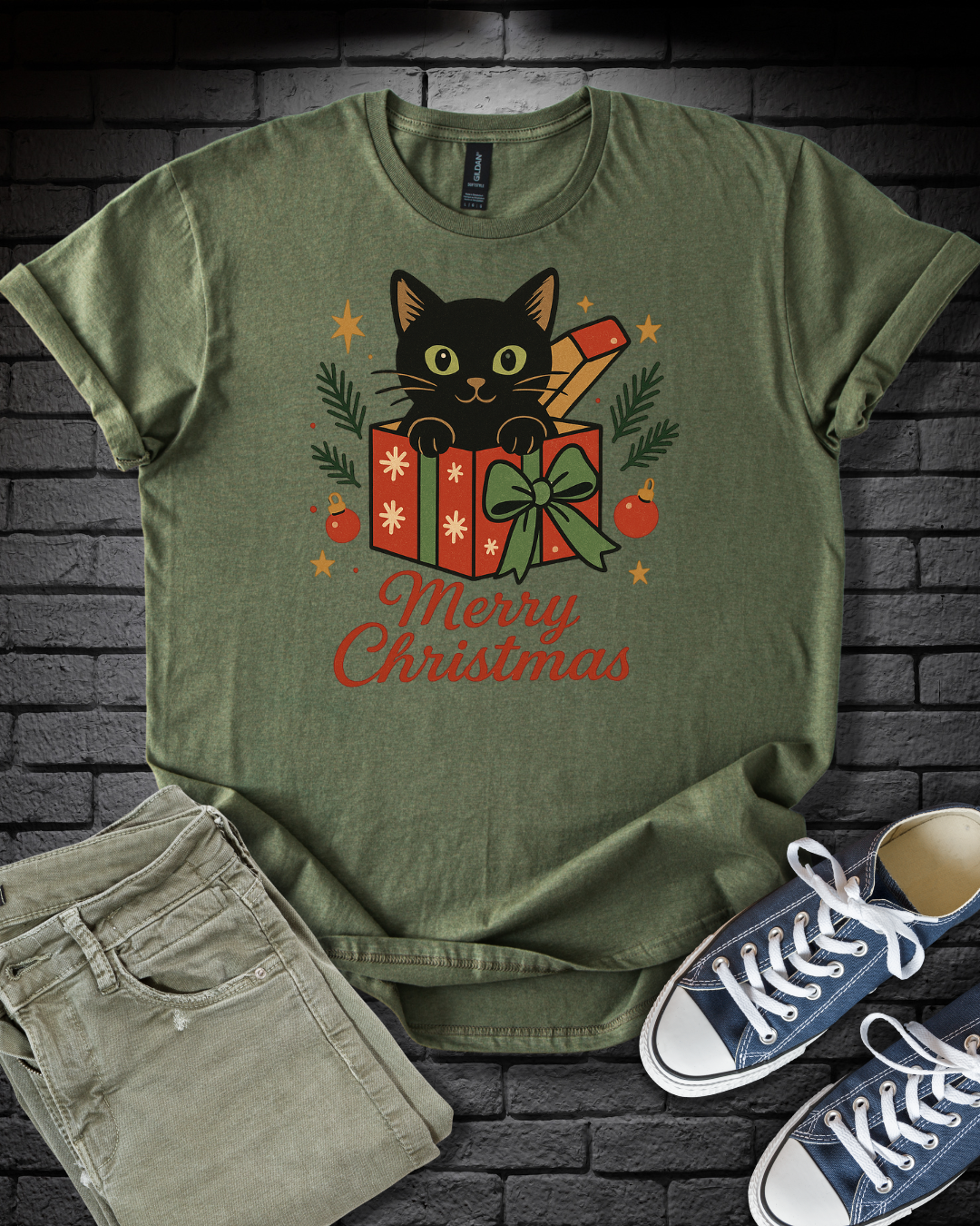 Kitten Christmas Present T-Shirt