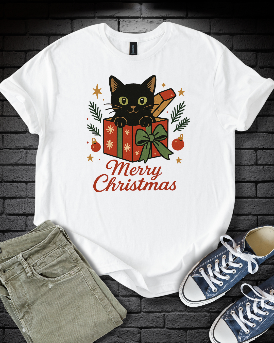 Kitten Christmas Present T-Shirt